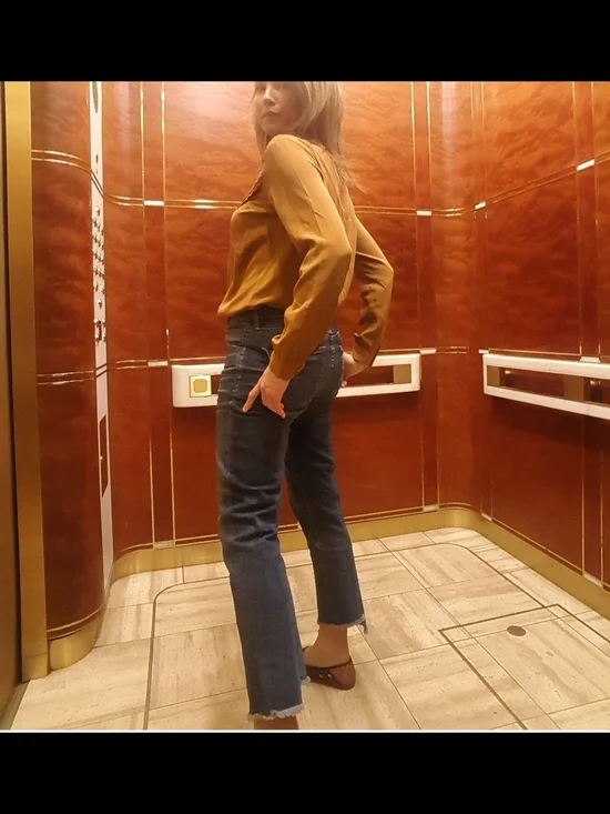 Citizens of Humanity Mid Wash Straight-Leg Jeans with Asymmetrical Hem - Picture 10 of 12